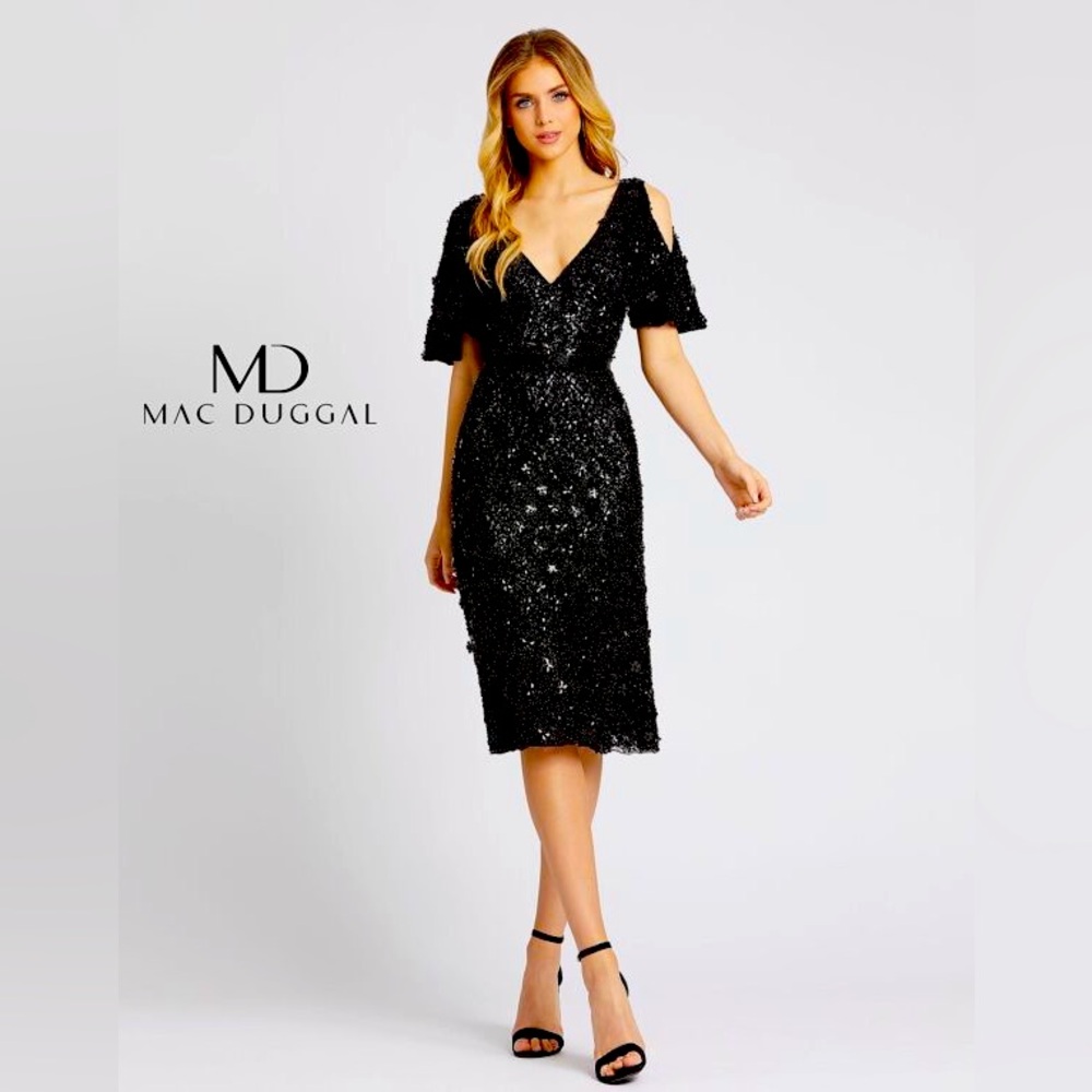 Mac Duggal
Size 16
Black